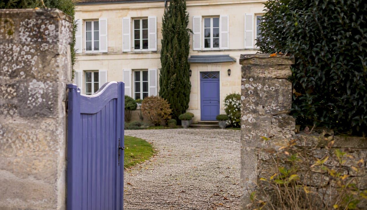 La devanture de la maison de famille transmise de génération en génération