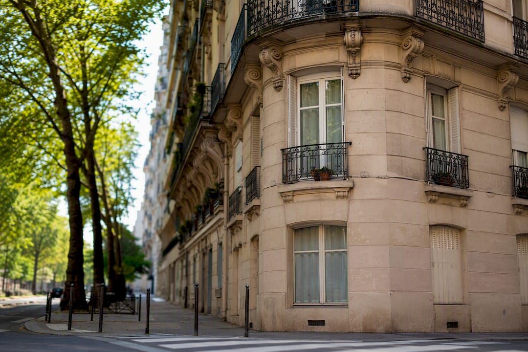Immeuble résidentiel à deux pas des arrêts de transport en commun